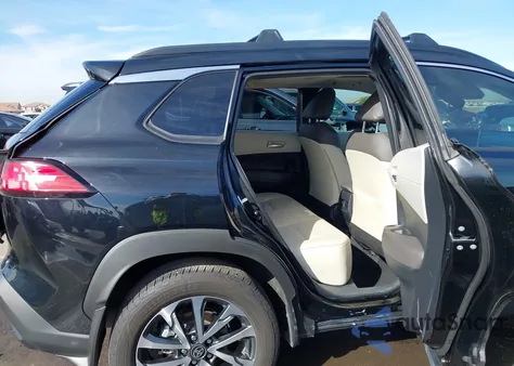 2024 Toyota Corolla Cross Xle z USA, uszkodzony, nr VIN 7MUDAAAG3RV116454